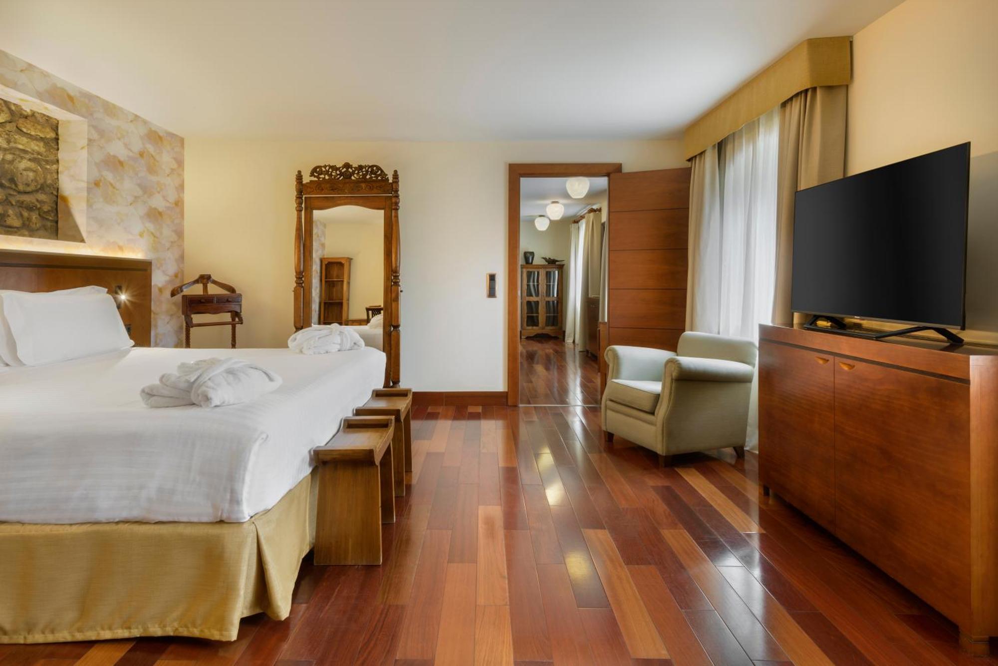 Hotel & Spa Monasterio De بولتانا المظهر الخارجي الصورة Suite
