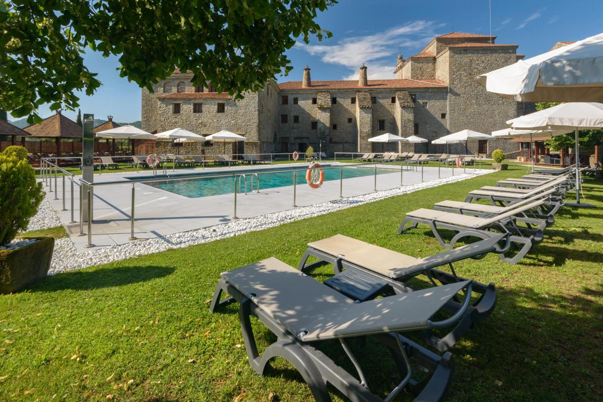 Hotel & Spa Monasterio De بولتانا المظهر الخارجي الصورة The swimming pool at the hotel