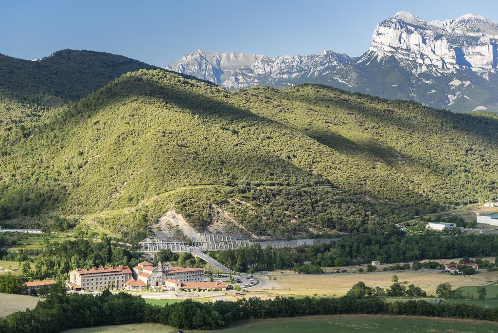 Hotel & Spa Monasterio De بولتانا المظهر الخارجي الصورة A general view of Montferrat